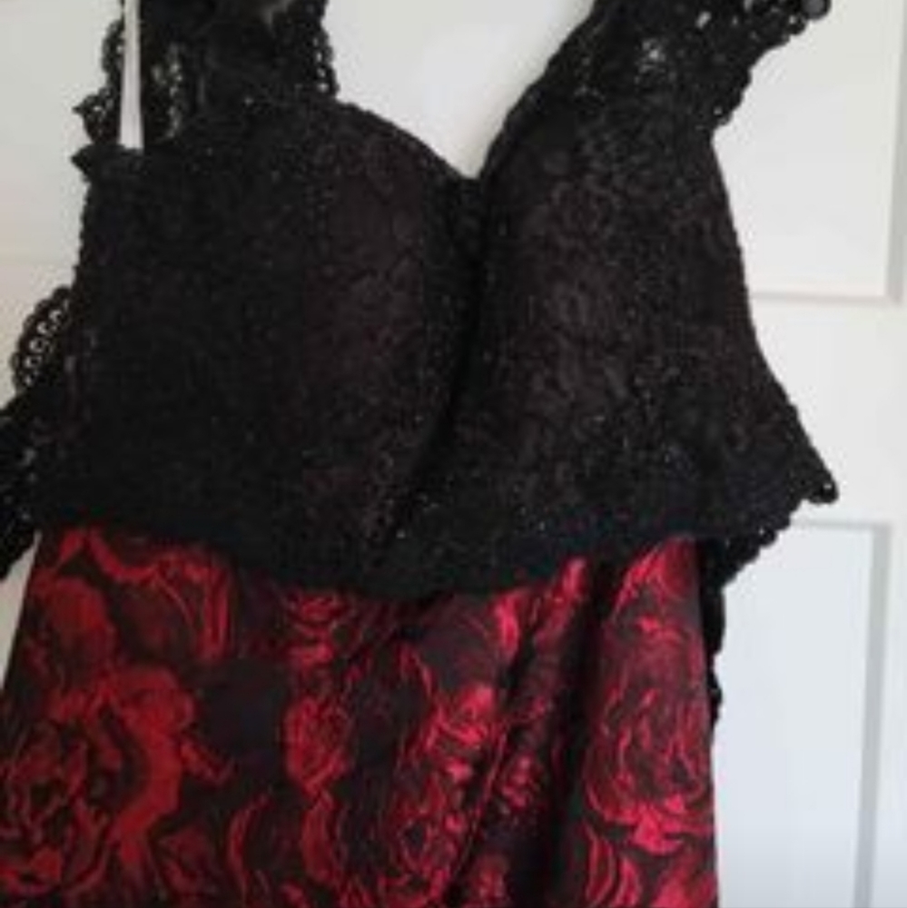 Prom Dress, Gigi, Size 8, Red and Black